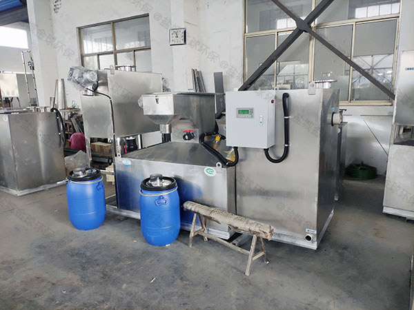 廚房隔油池水