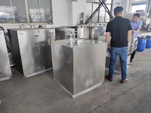 家用商用污水提升器cad